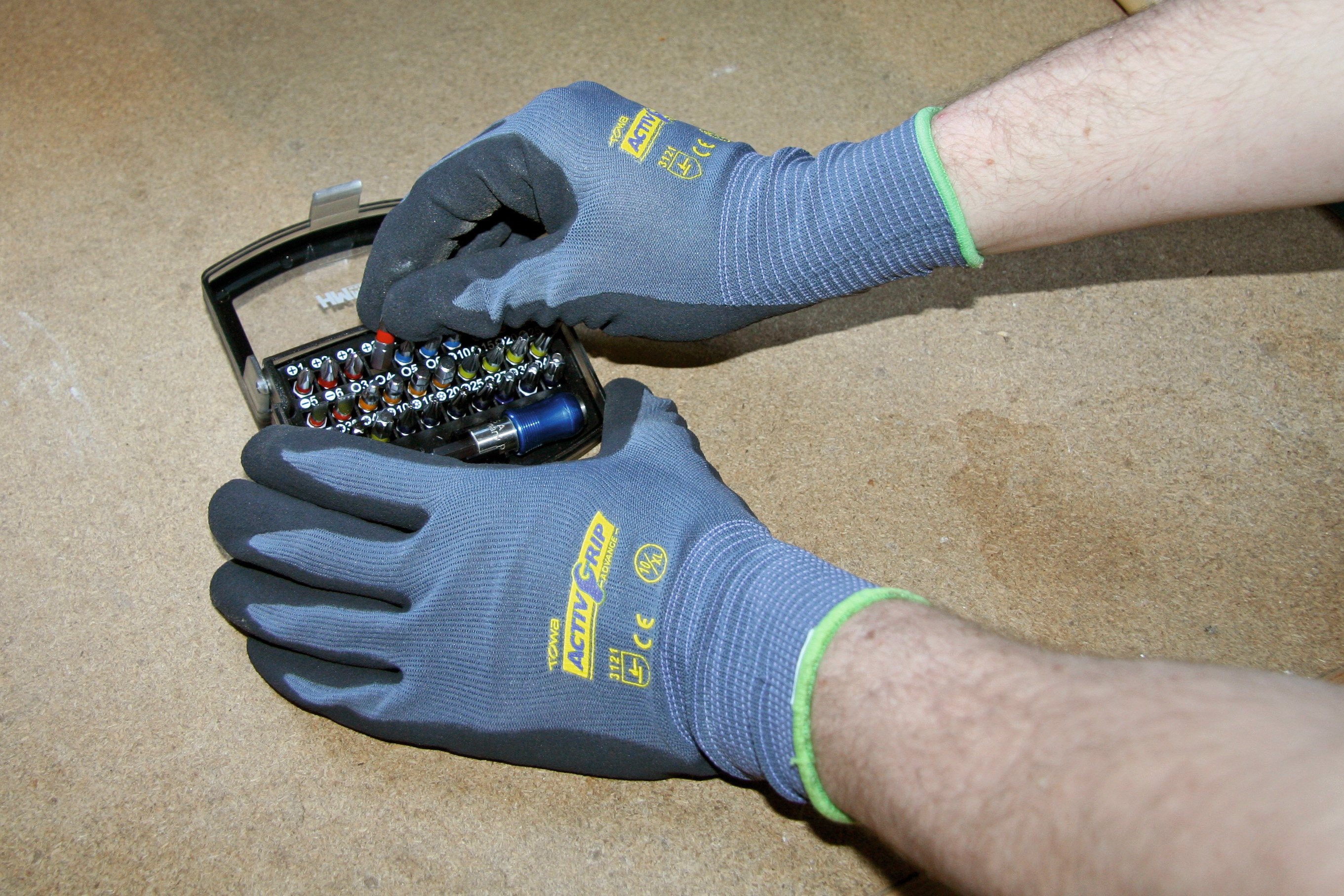 Anwendungsbeispiel für Handschuh Activ Grip Advance von Keron